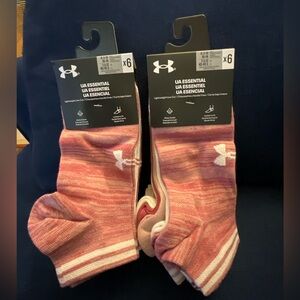Under Armor NWT bundle of 2 low cut socks